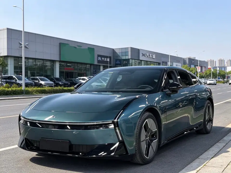 XPeng P7 702km Long Range Edition 2025