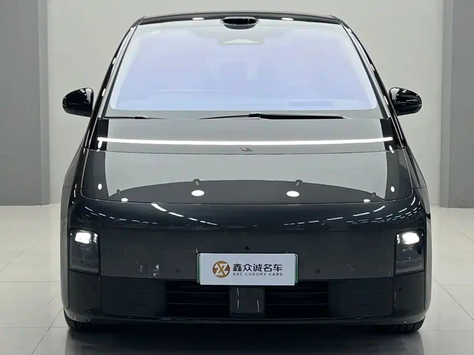 Li Auto MEGA Model Home Family Special Edition 2025