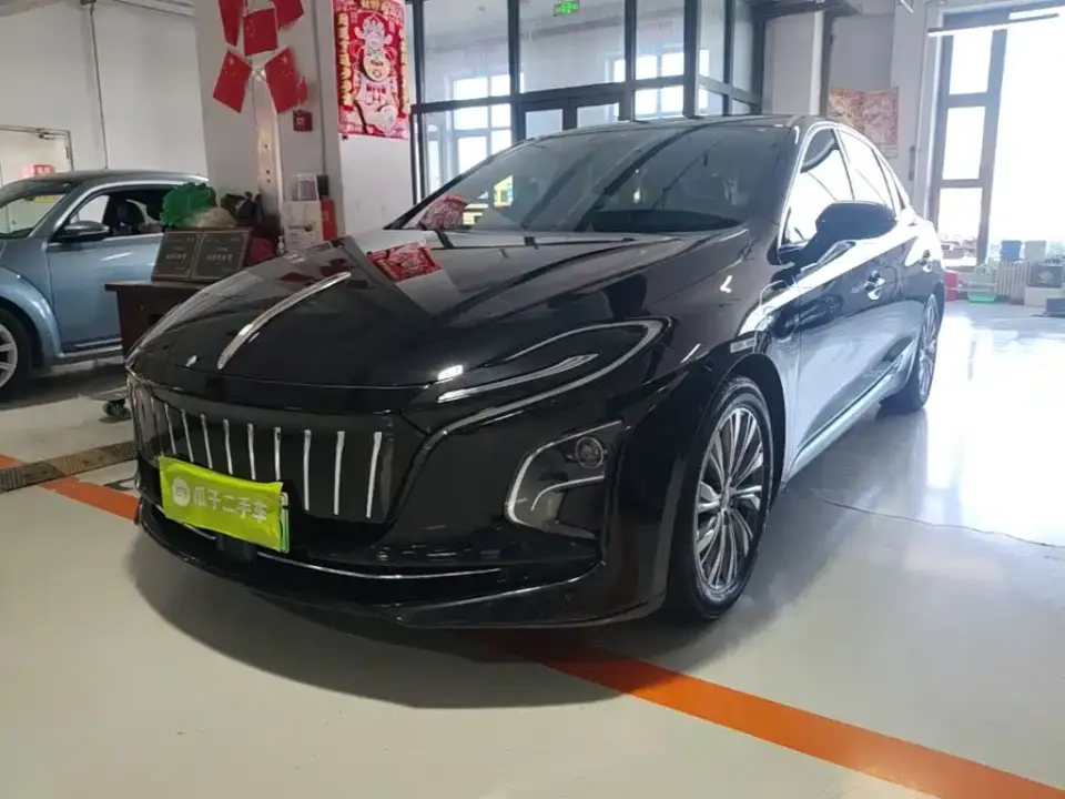 Hongqi E-QM5 Model 610km PLUS 2024