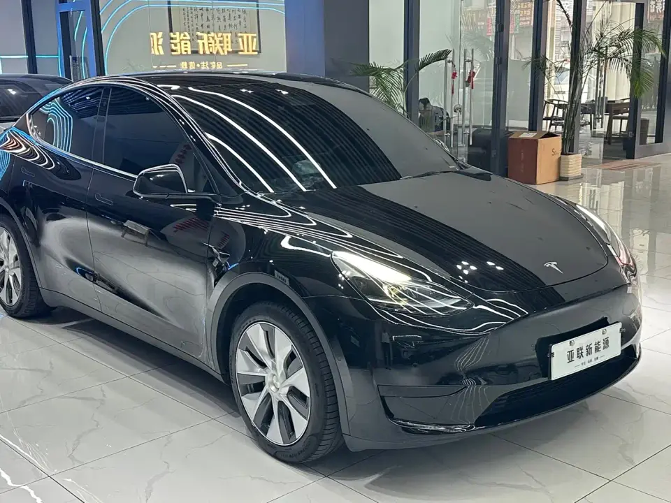 Tesla Model Y Facelift Rear-Wheel Drive Version 2023