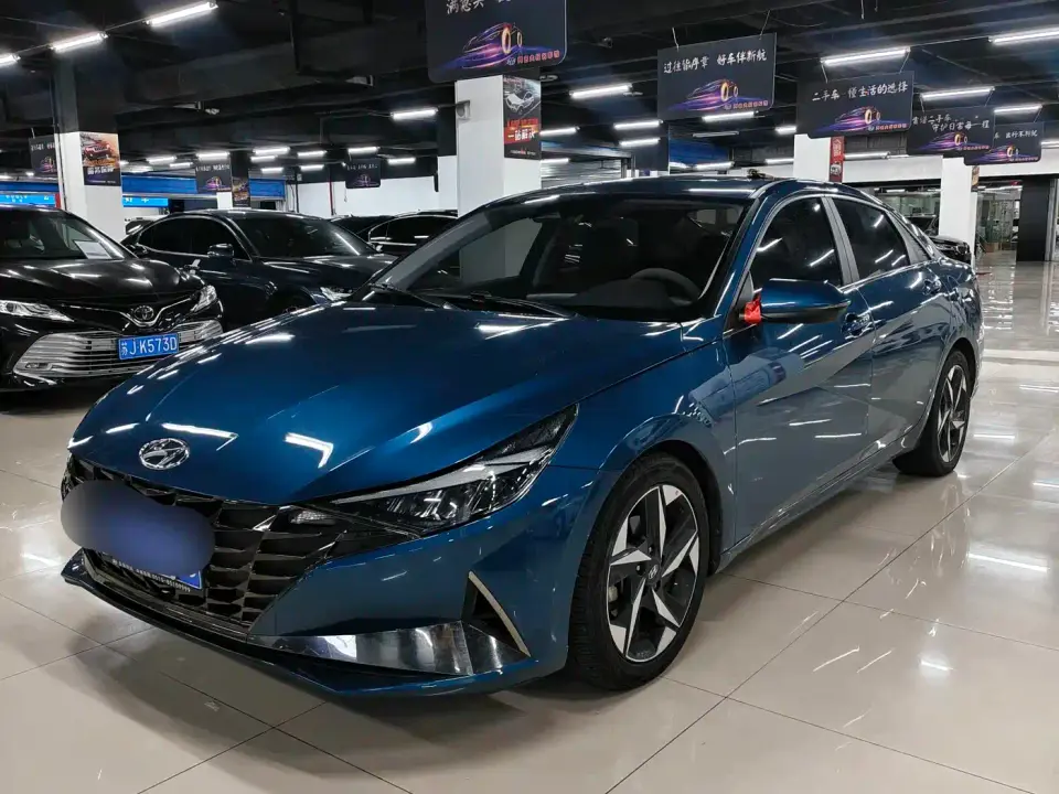 Hyundai Elantra 1.5L CVT LUX Premium Edition 2022
