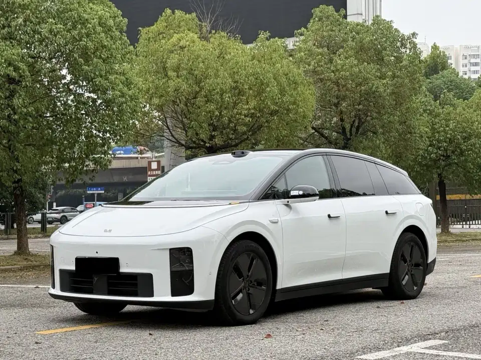 Li Auto i6 2WD Base Model 2026