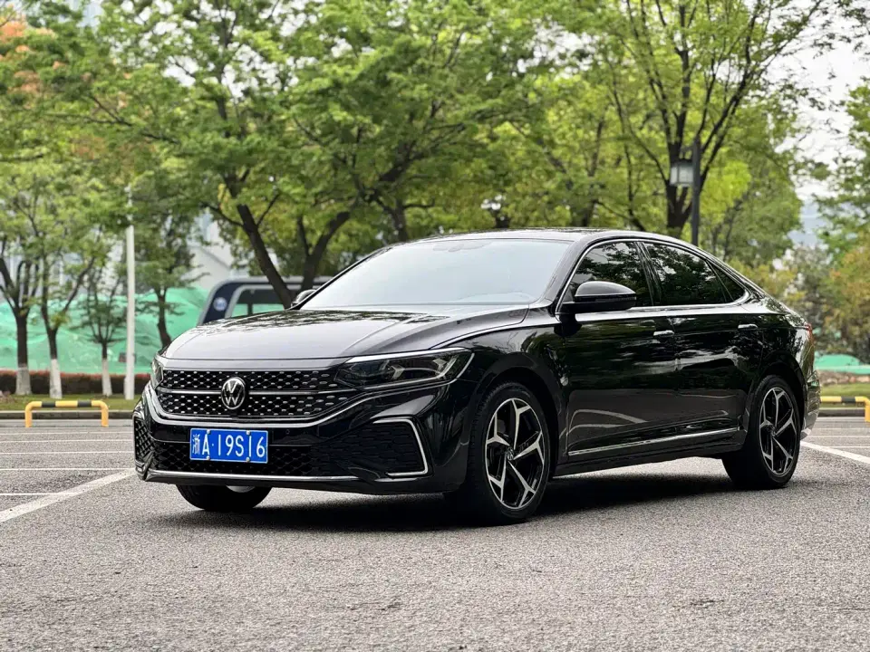 Volkswagen Passat Model 380TSI Starlight Elite 2024
