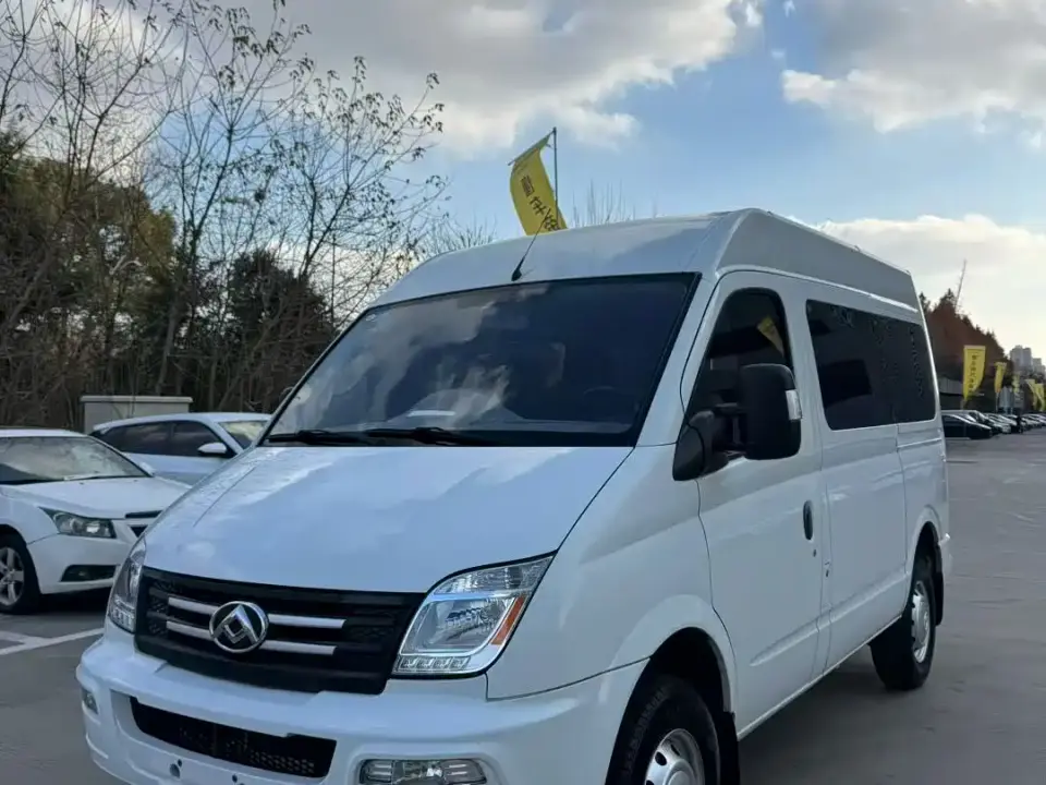 SAIC Maxus Xintu V80 2.0T Manual Classic Aoyuntong Short Wheelbase Medium Roof 5/6-Seater 2021