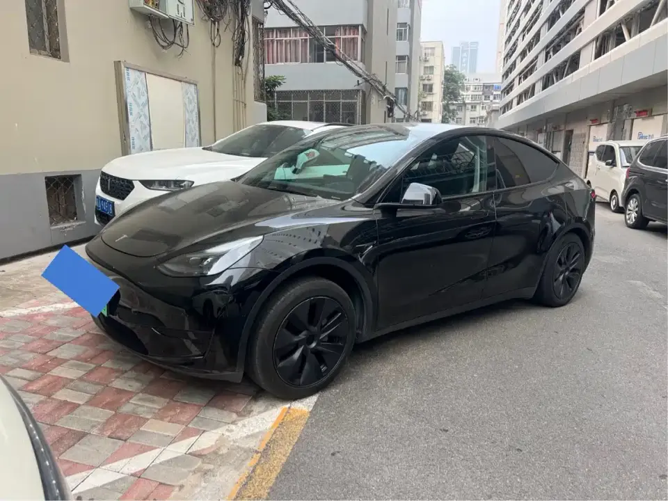 Tesla Model Y Rear-Wheel Drive Edition 2023
