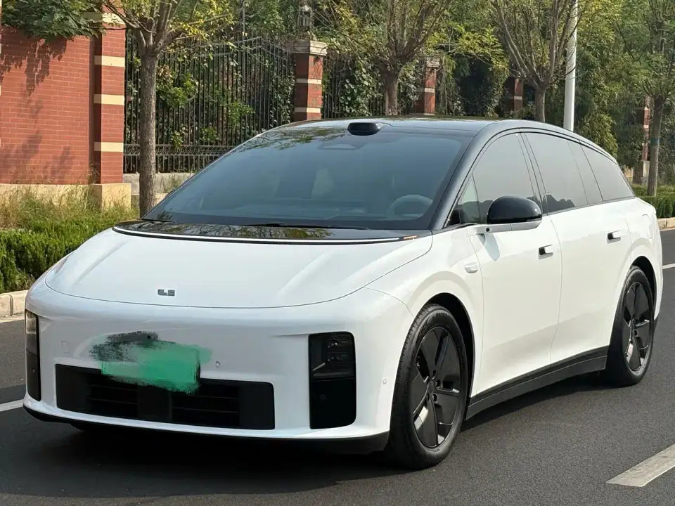 Li Auto i6 2WD Base Model 2026