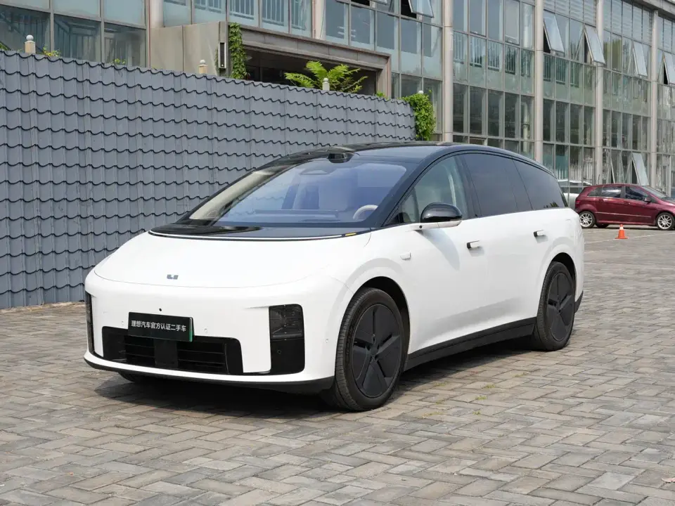 Li Auto Li i8 Standard Edition 2025
