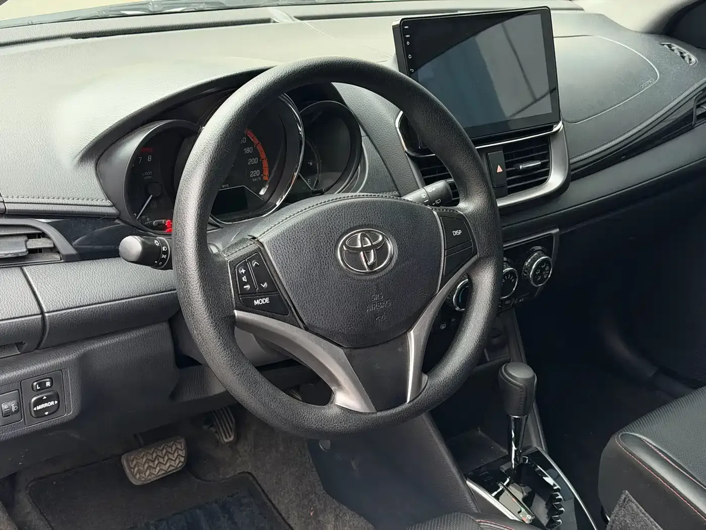 Toyota YARiS L Zhi Xuan Zhi Xuan X 1.5L CVT Luxury PLUS Edition 2022 — фото 8