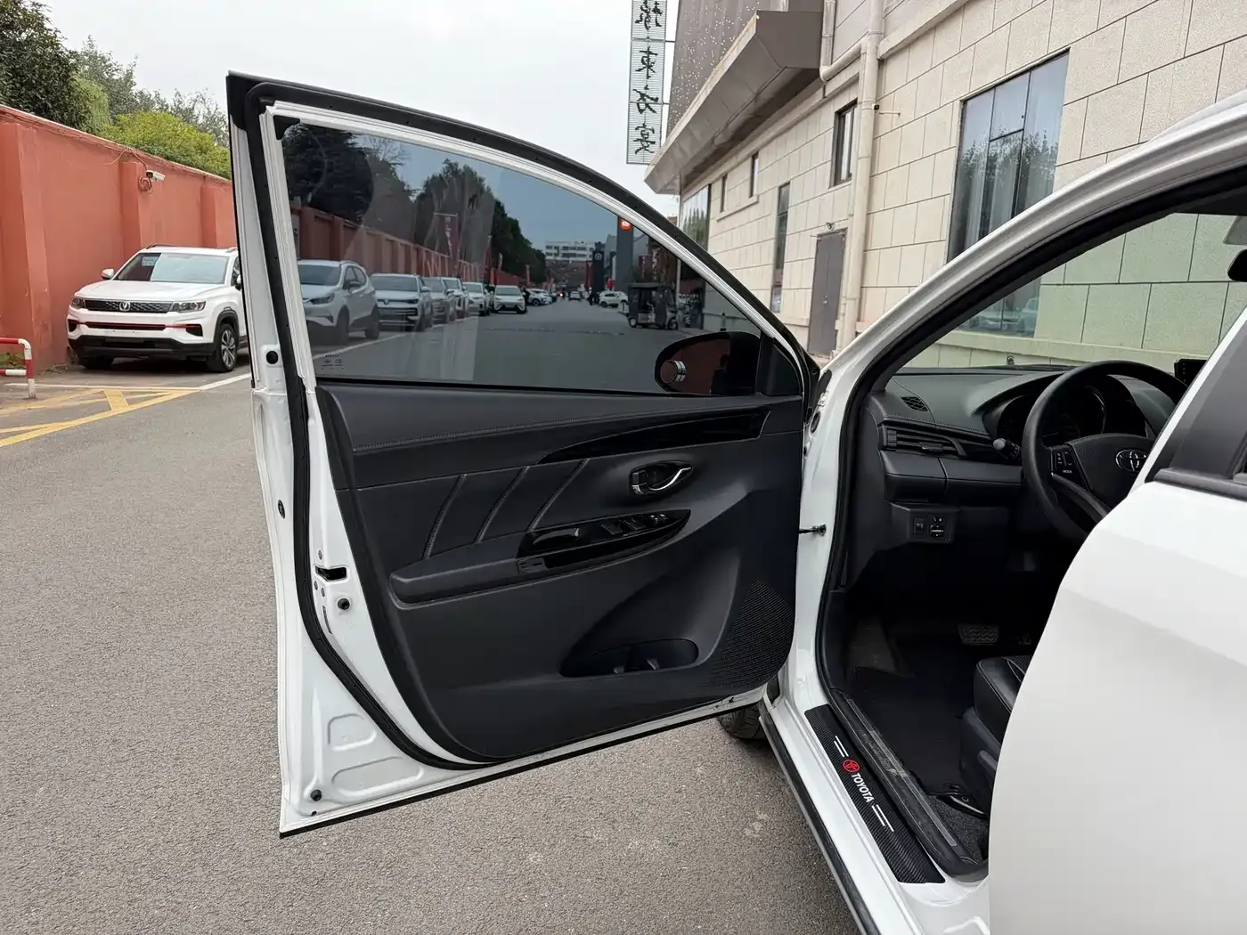 Toyota YARiS L Zhi Xuan Zhi Xuan X 1.5L CVT Luxury PLUS Edition 2022 — фото 21
