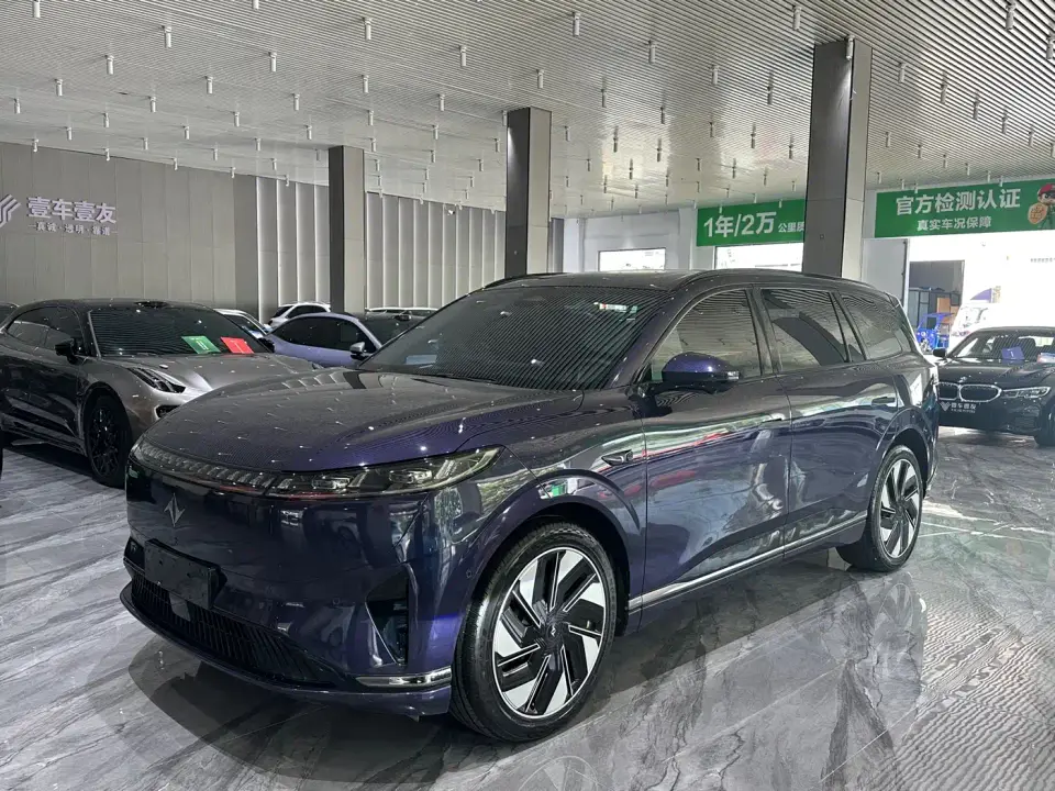Dongfeng Yipai eπ008 636Max Pure Electric 6-Seater 2024