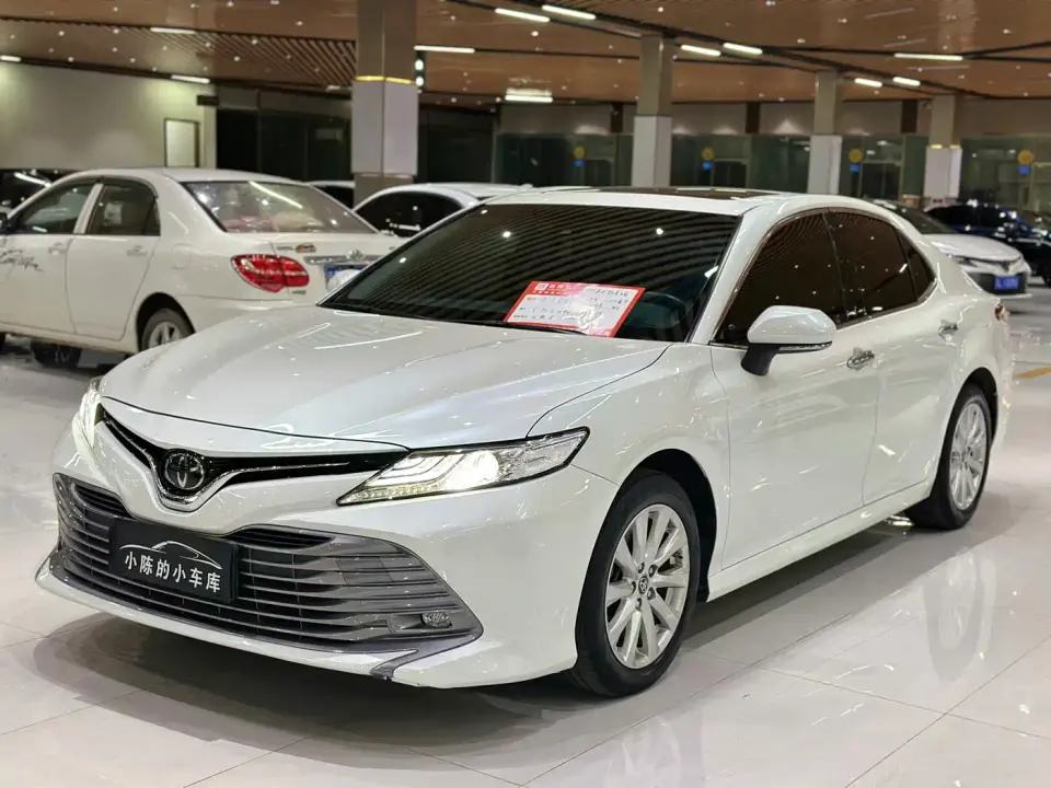 Toyota Camry 2.0G Luxury (China V) 2019
