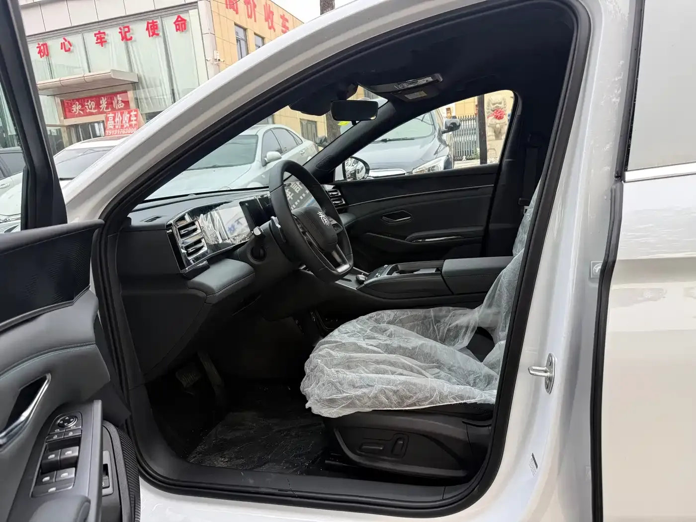 BYD Qin L Model DM-i Smart Drive Edition 128KM Pioneer 2026 — фото 5