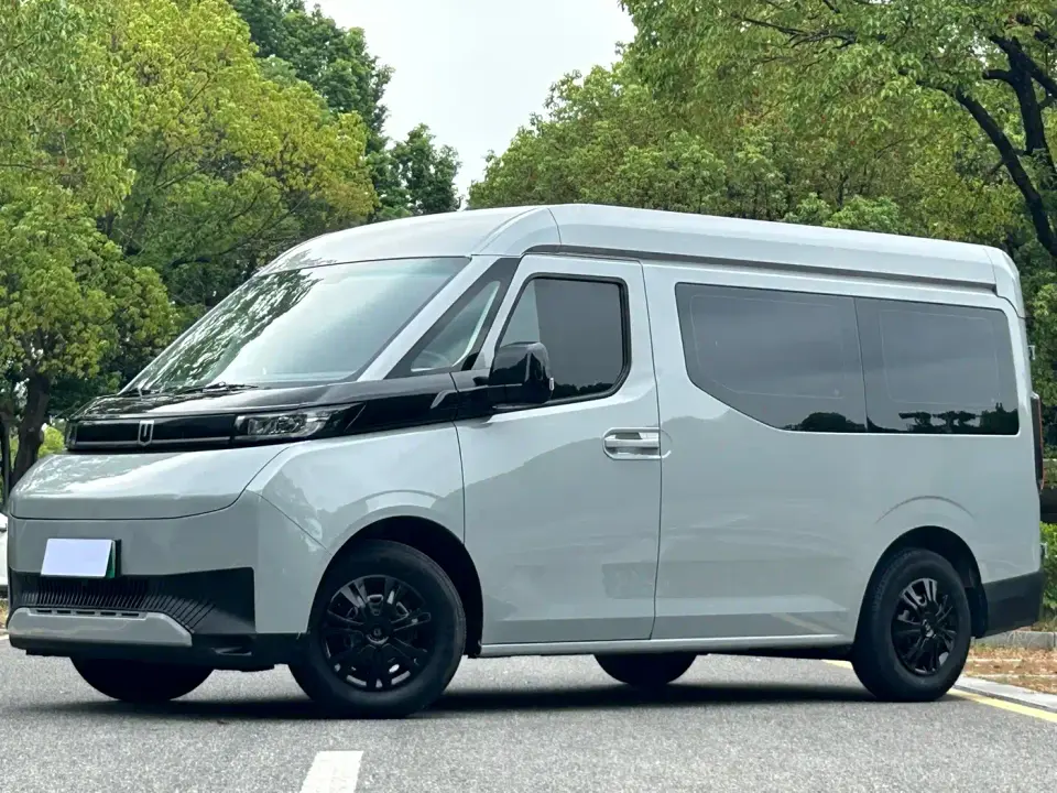 Yuan Cheng Farizon Super VAN Journey Action Edition Short Wheelbase 68kWh Smart Core 5-seater 2025