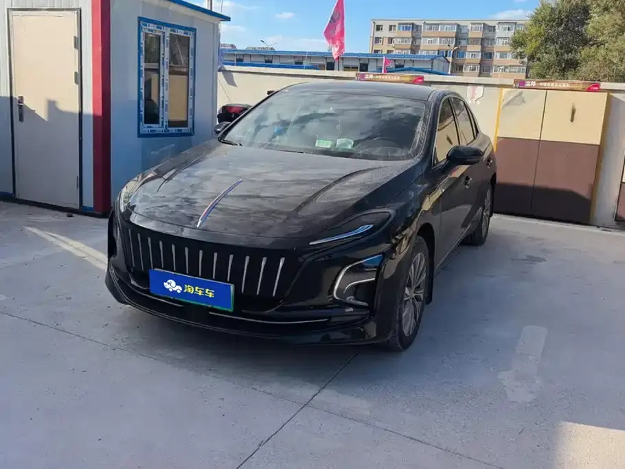 Hongqi E-QM5 620km PLUS 2024