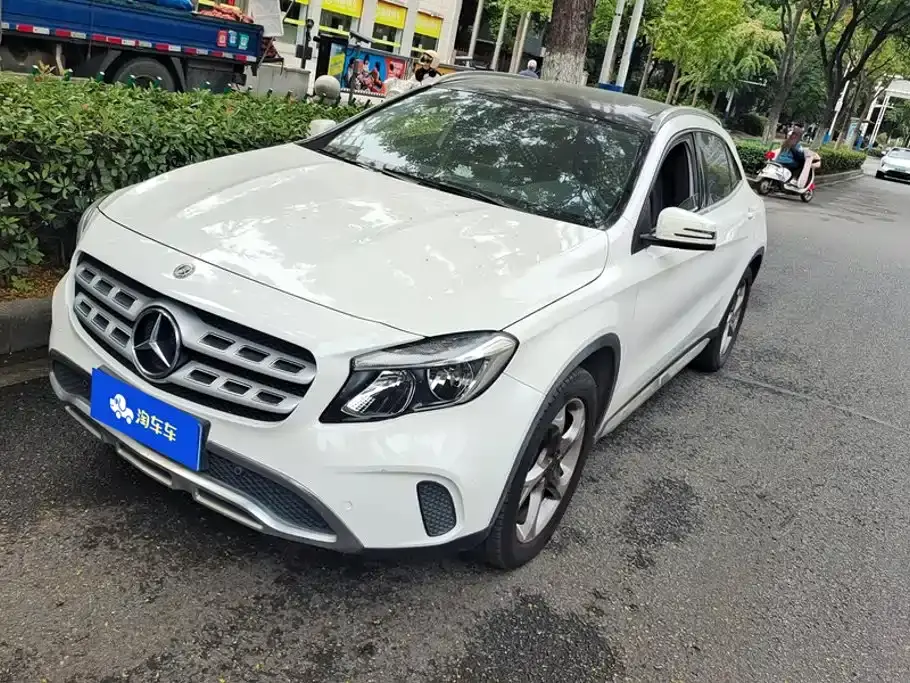 Mercedes-Benz GLA-Class GLA 200 Dynamic 2019