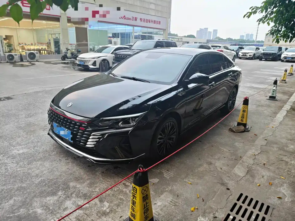 Dongfeng Aeolus Yixuan MAX 1.5T Ultra Cool Dad Edition 2023