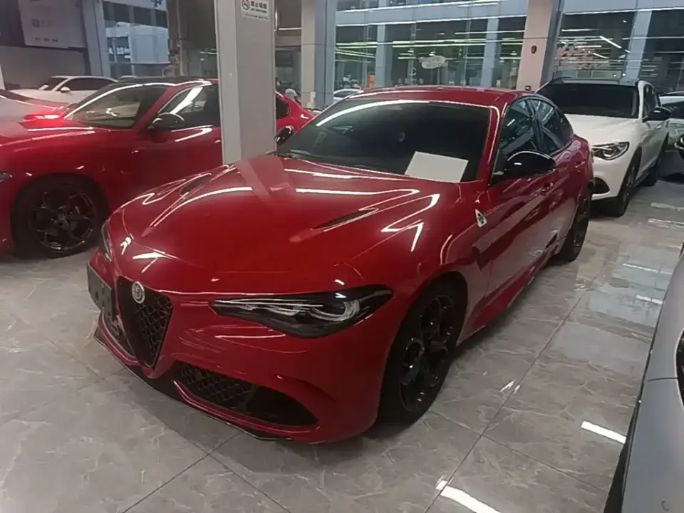 Alfa Romeo Giulia 2.9T V6 520HP Quadrifoglio Edition 2026