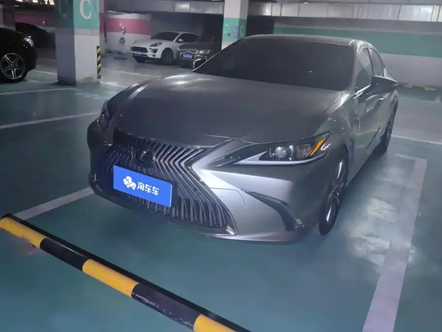 Lexus ES 200 Excellence 2020