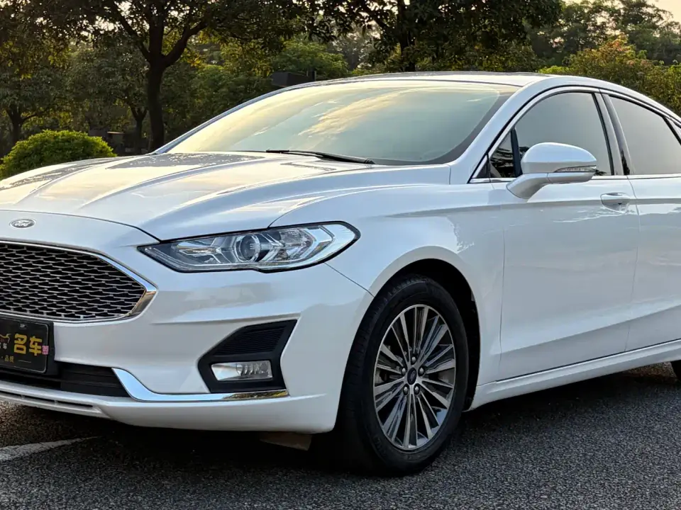 Ford Mondeo EcoBoost 180 Luxury 2021