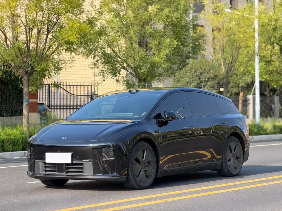 Li Auto i6 2WD Base Model 2026