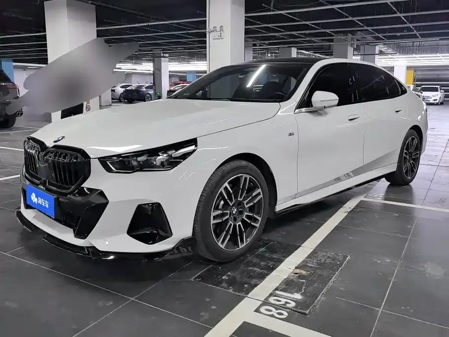 BMW 5 Series 530Li Leading M Sport Package 2024