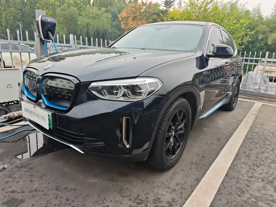 BMW iX3 Leading 2021