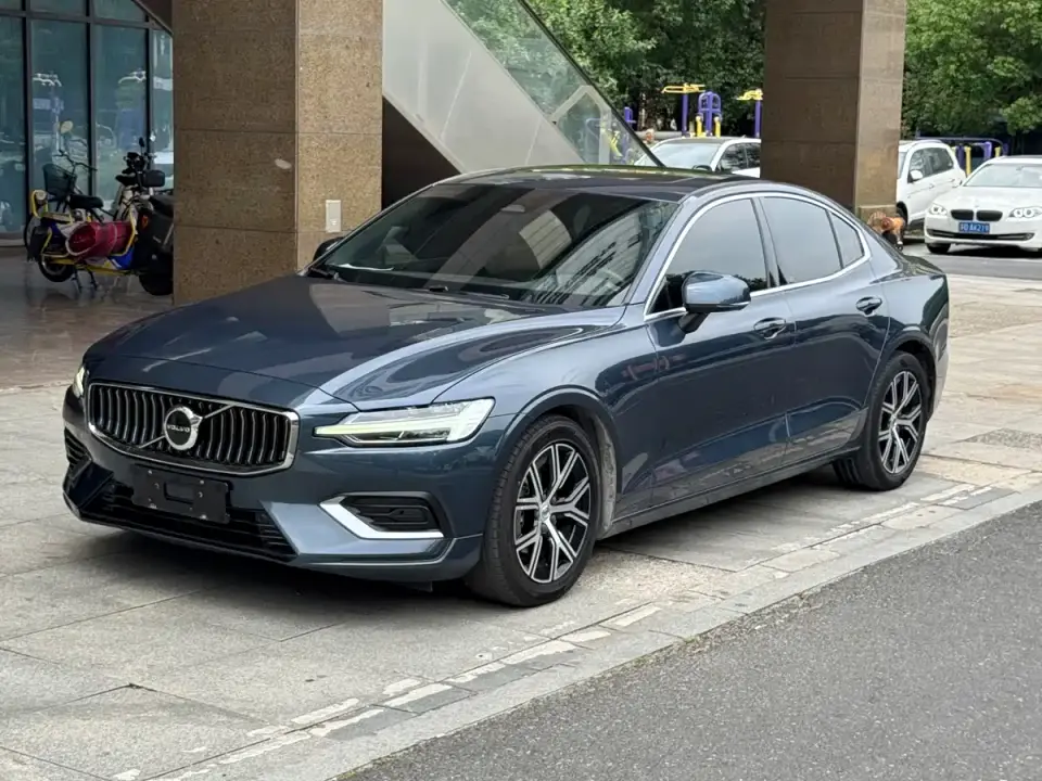 Volvo S60 B4 Inscription Luxury Edition 2024