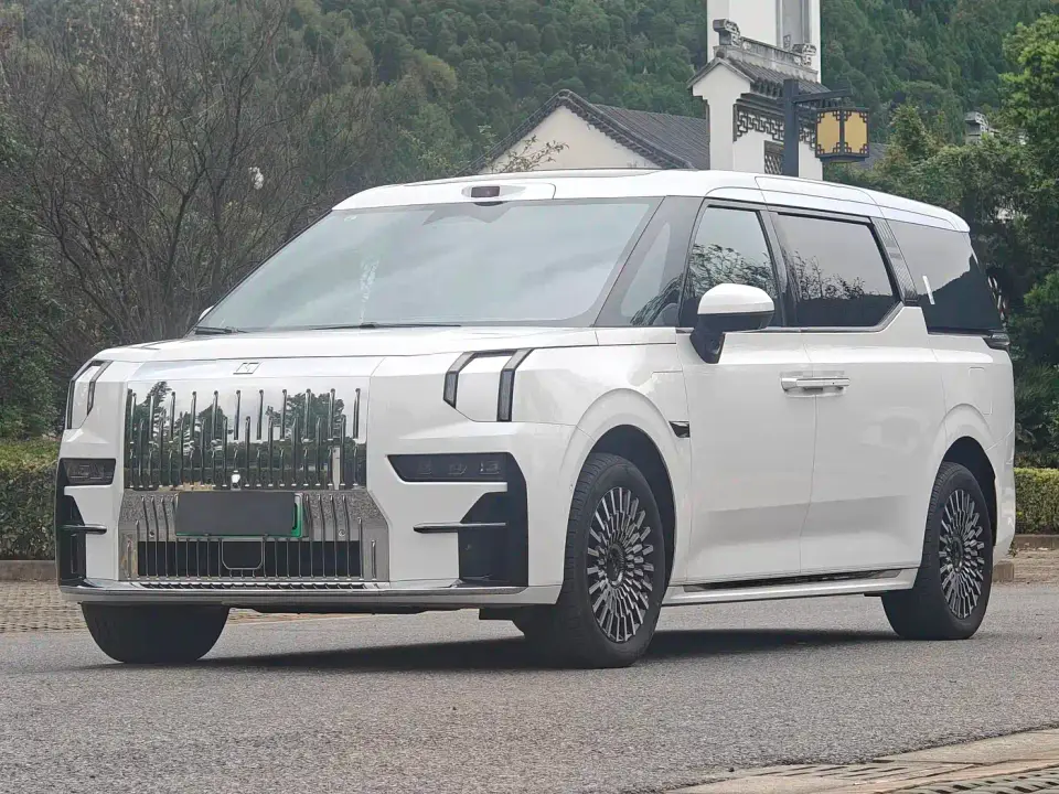 Zeekr 009 7-Seat Aisle AWD Version 108kWh 2025