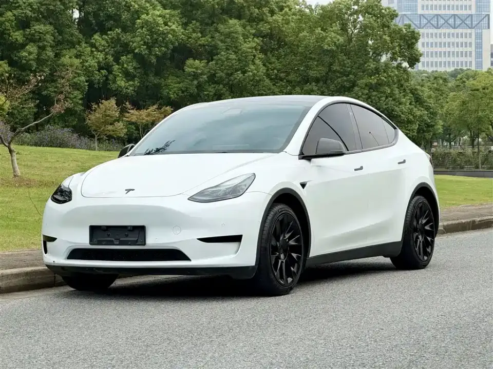 Tesla Model Y Facelift Rear-Wheel Drive Version 2023