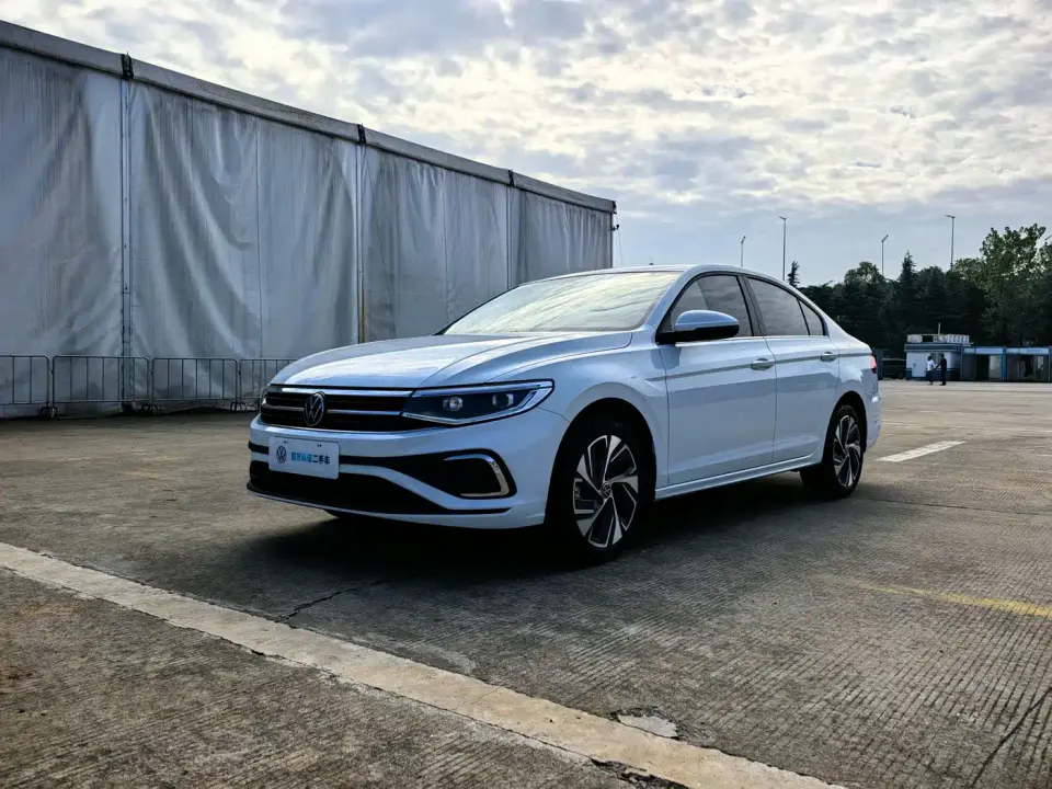 Volkswagen Bora 200TSI DSG Joy Ride PRO Edition 2025