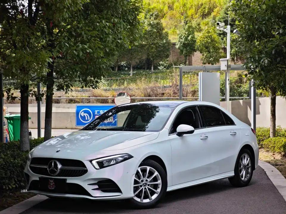 Mercedes-Benz A-Class A 200 L Sport Sedan Fashion Edition 2021