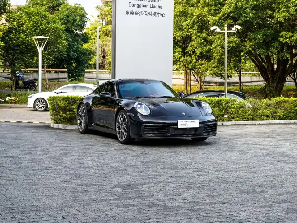 Porsche 911 Carrera 3.0T 2024