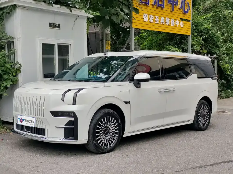 Zeekr 009 6-seat Executive AWD 108kWh 2024