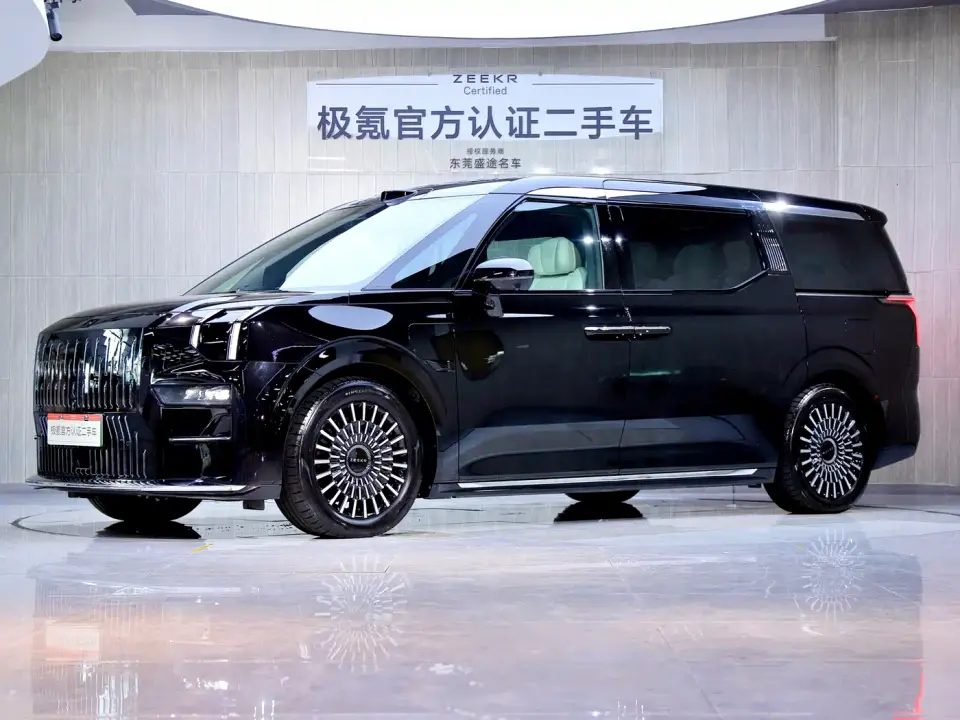 Zeekr 009 6-seat Executive AWD 108kWh 2025
