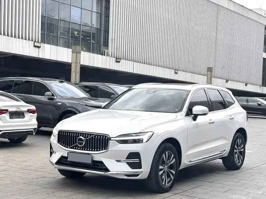 Volvo XC60 B5 AWD Smart Luxury Edition 2024