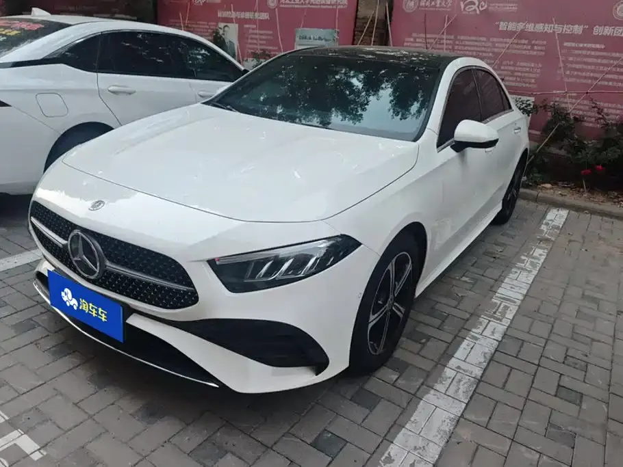 Mercedes-Benz A-Class A 200 L Fashion Edition 2024