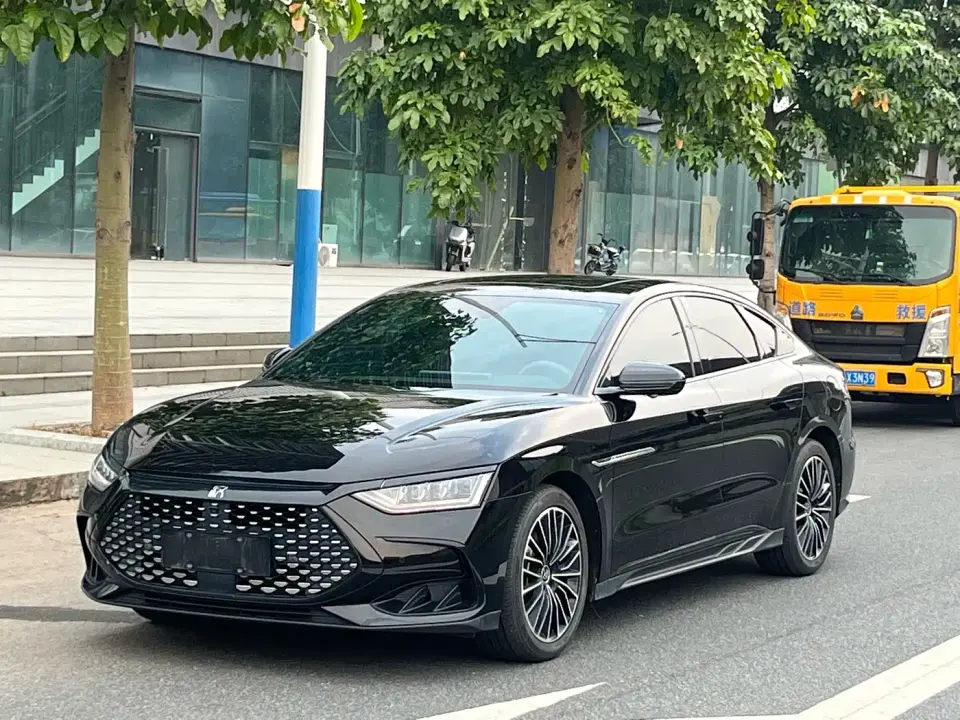 BYD Han DM-i Glory Edition 121KM Honor 2024