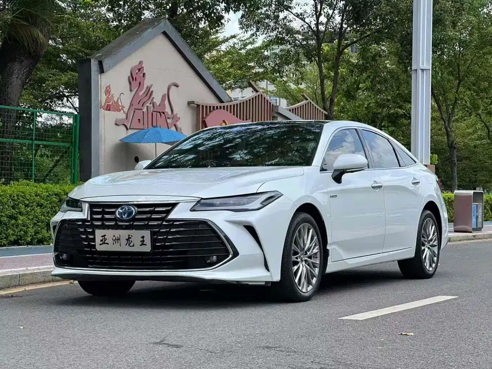 Toyota Avalon Hybrid 2.5L XLE Premium Edition 2022