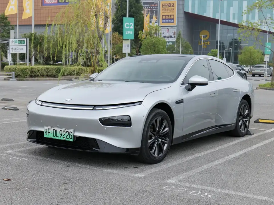 XPeng P7 Model 670E 2021