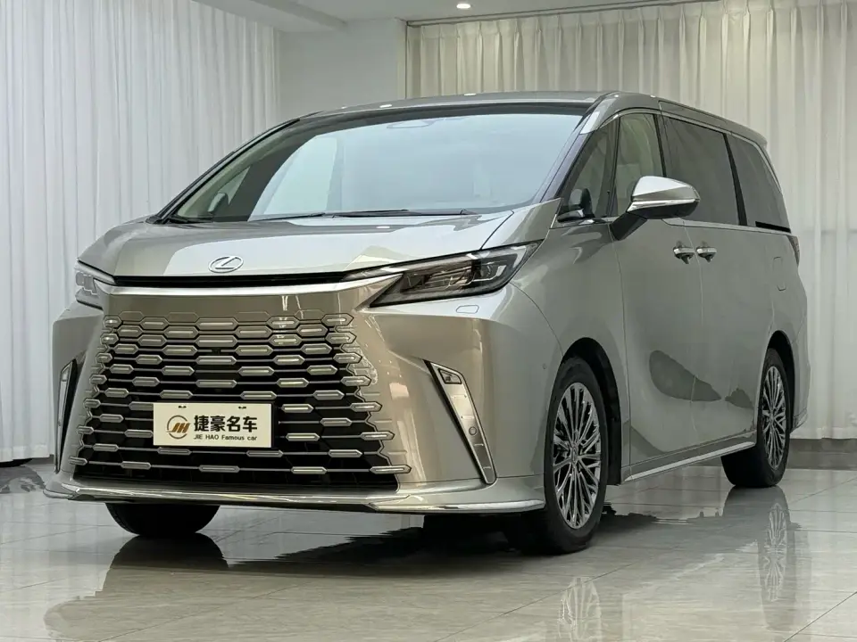 Lexus LM 500h 6-Seater Prestige Edition 2025