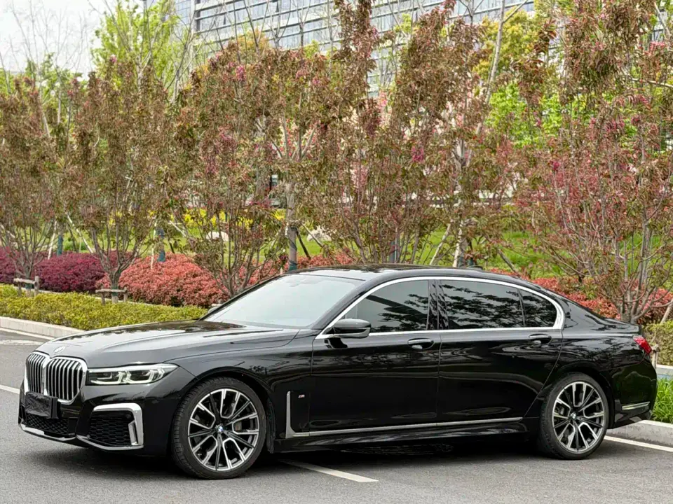 BMW 7 Series Facelift 740Li Leading M Sport Package 2020