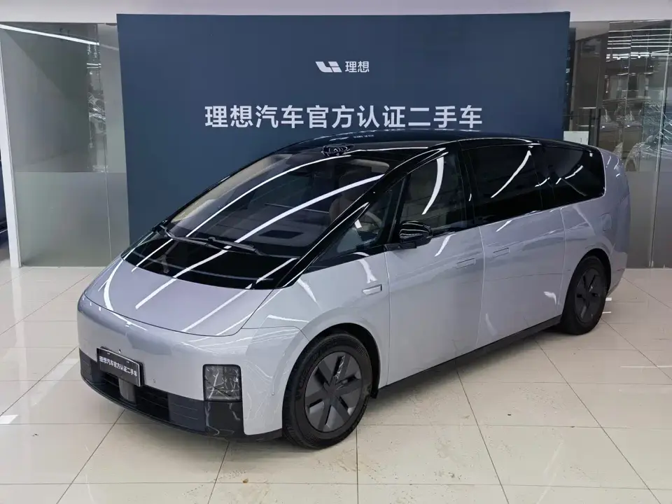 Li Auto MEGA Model Home Family Special Edition 2025