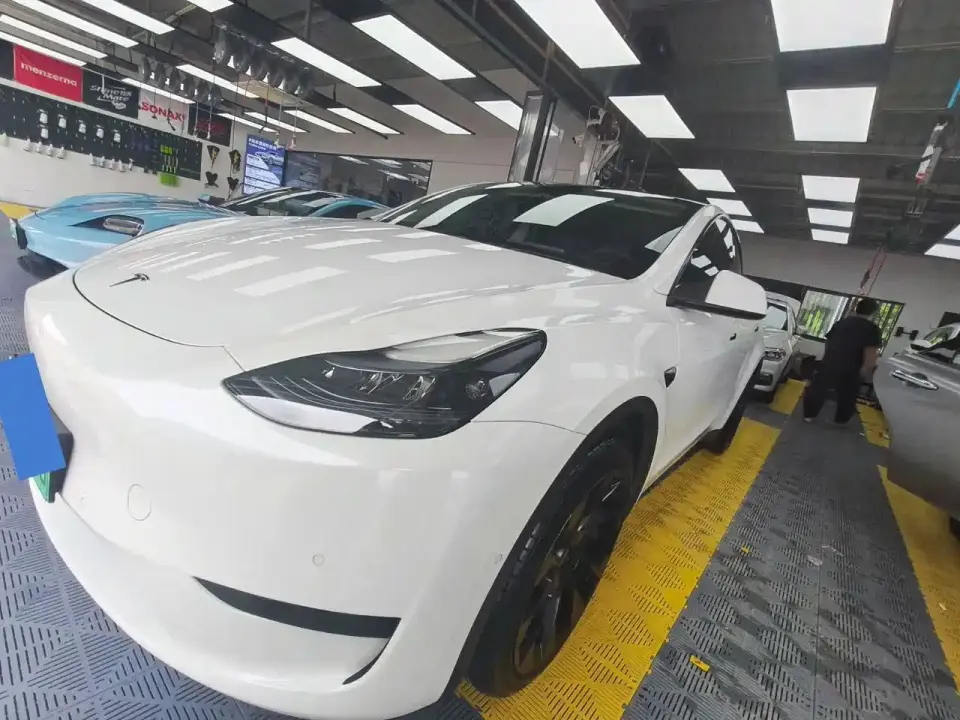 Tesla Model Y Rear-Wheel Drive Edition 2023