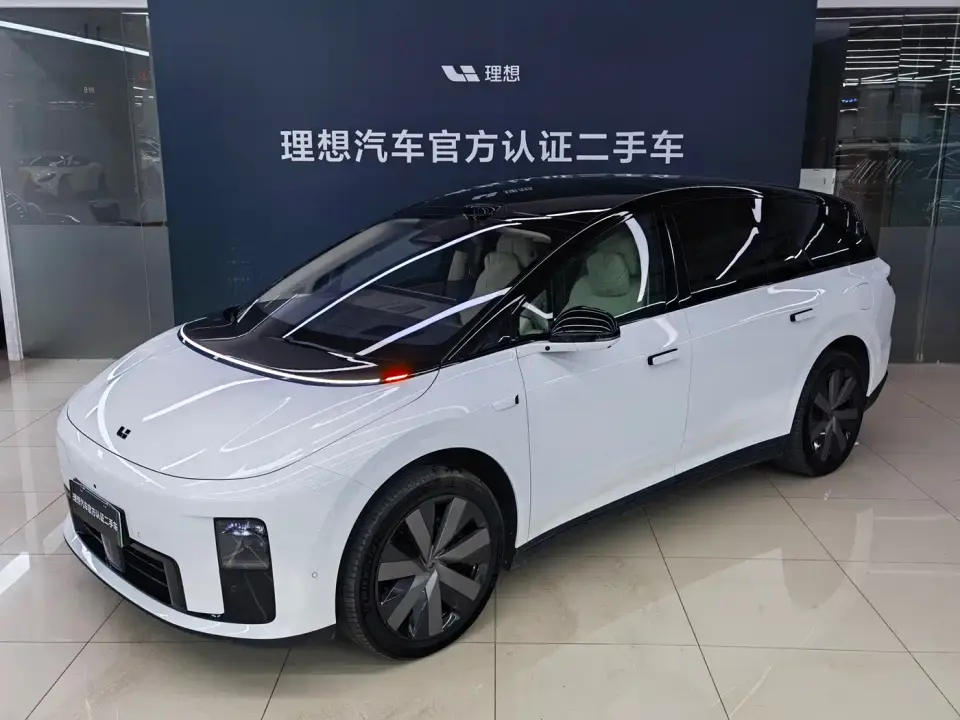 Li Auto Li i8 Standard Edition 2025