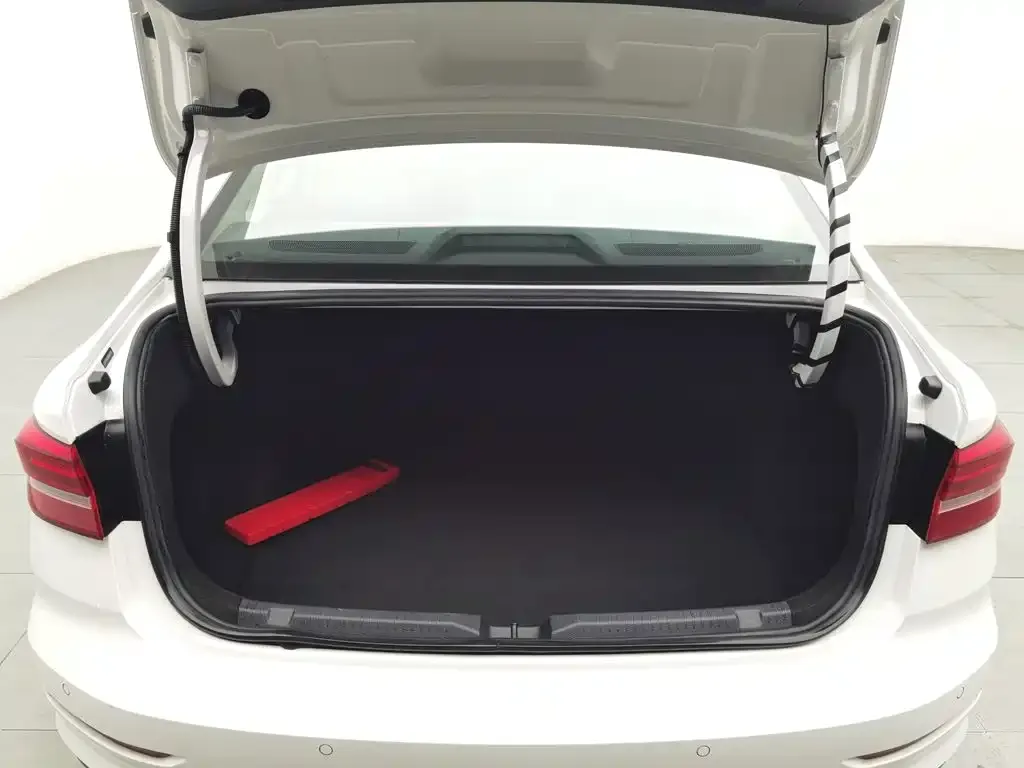 Volkswagen Lavida 1.5L Automatic Trend Edition China VI 2019 — фото 16