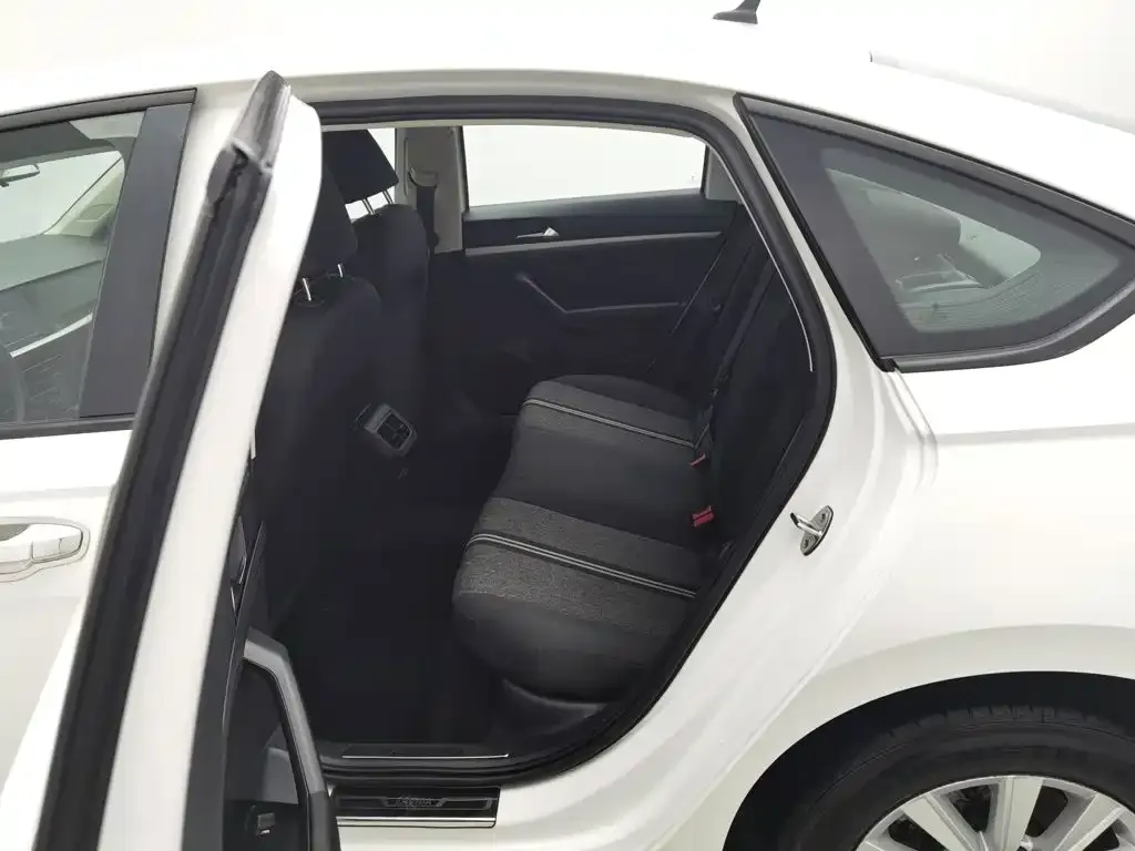 Volkswagen Lavida 1.5L Automatic Trend Edition China VI 2019 — фото 15