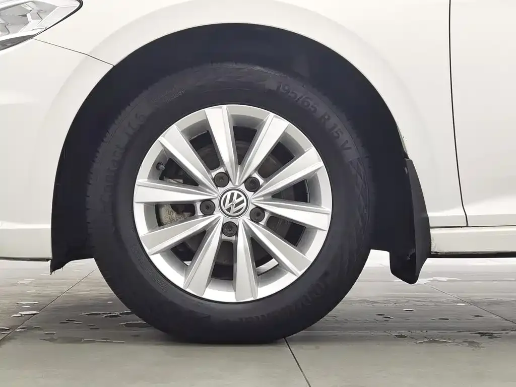 Volkswagen Lavida 1.5L Automatic Trend Edition China VI 2019 — фото 17