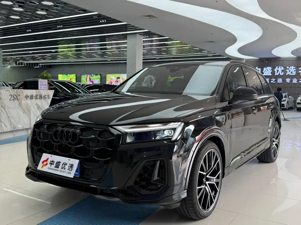 Audi Q7 55 TFSI quattro S line Black Warrior 2025