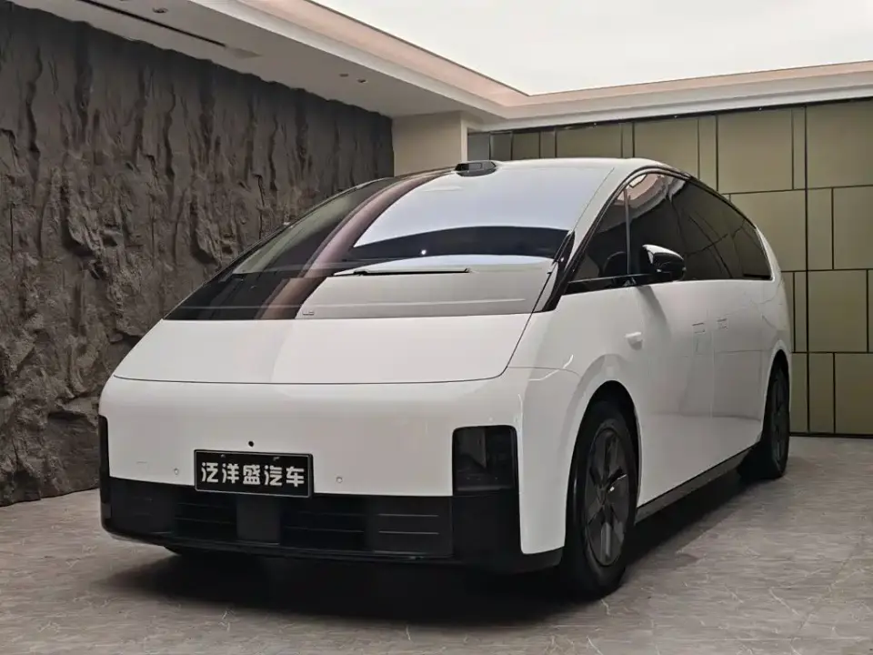 Li Auto MEGA Model Home Family Special Edition 2025