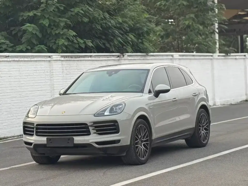 Porsche Cayenne New Energy Cayenne E-Hybrid 2.0T Platinum Edition 2022